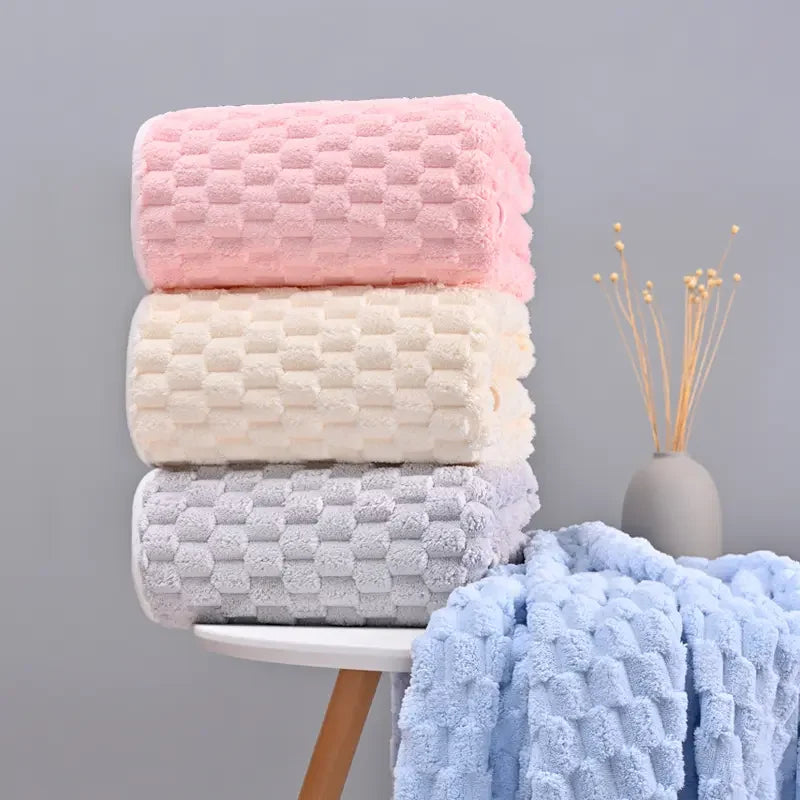 12-Pack HydroLock Ultra-Absorbent Oversized Bath Towels – 3 Per Color, Quick-Dry 28" × 55" Microfiber Bath Sheets